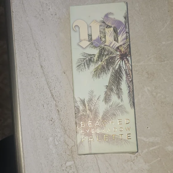 Urban Decay Beached Eyeshadow Palette